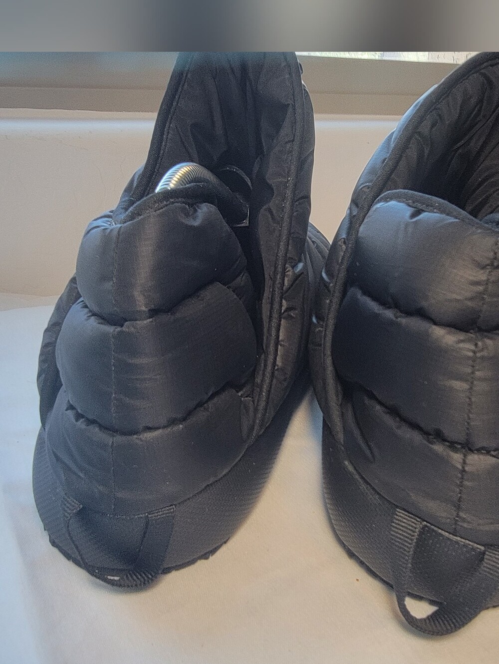 The North Face Quilted Puffer Bootie Slippers Men's 12 Thermoball Eco Traction - Picture 4 of 7